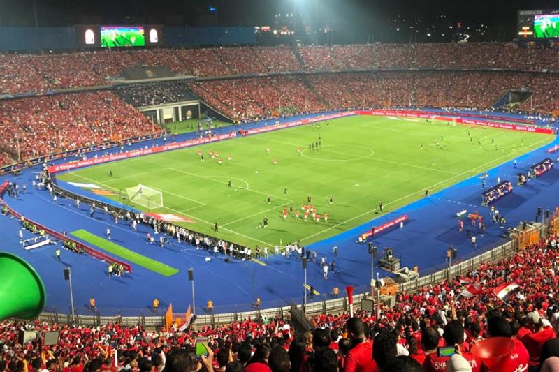الأهلي يطالب بالسعة الكاملة لملعب القاهرة