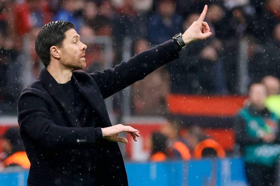 ألونسو لا يفكر في التتويج بالدوري