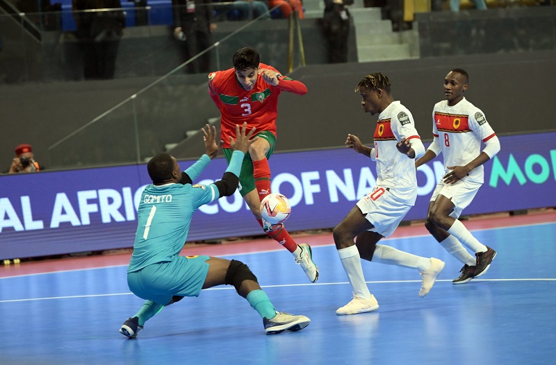 "أسود" القاعة يكتسحون أنغولا في أول اختبار بكأس إفريقيا "المغرب 2024"