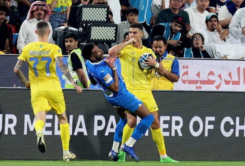 بعد الطرد في كأس السوبر السعودي.. 12 بطاقة حمراء في تاريخ رونالدو
