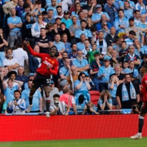 مانشستر يونايتد يتوج بكأس الاتحاد الإنجليزي على حساب مانشستر سيتي