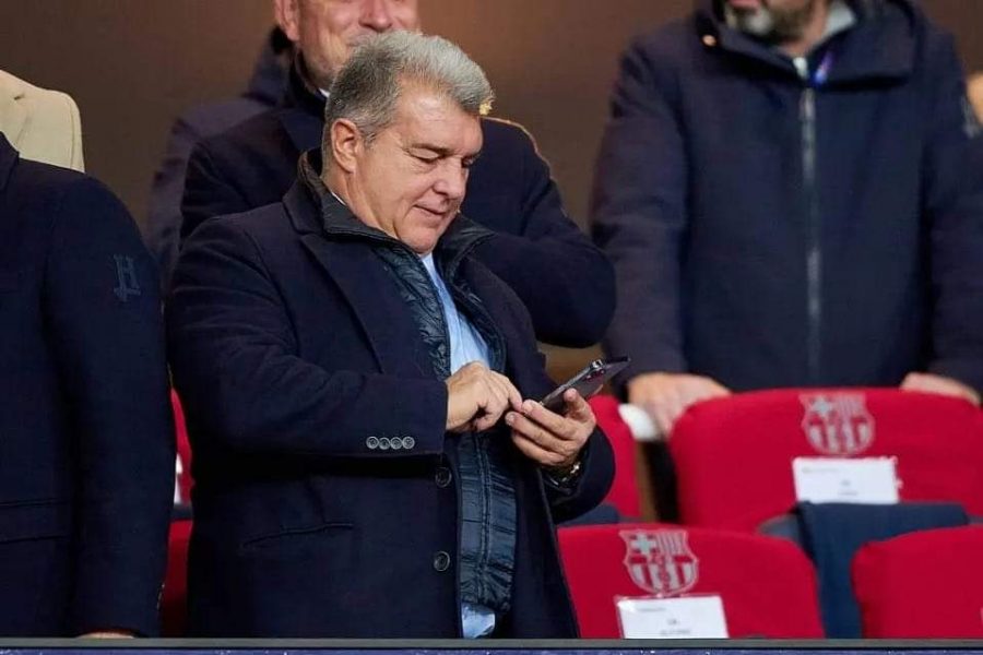 نجم ريال بيتيس ينتظر قرار برشلونة