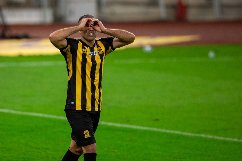 تقارير: موسم عبد الرزاق حمد الله ينتهي مع اتحاد جدة بسبب الإصابة