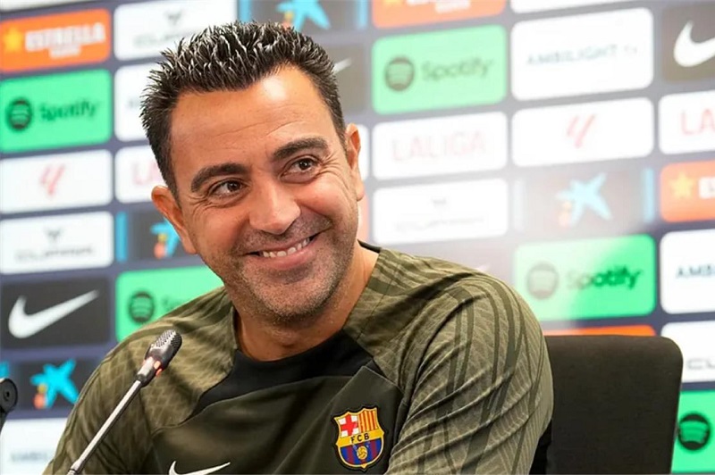 تشافي مدرب برشلونة: مباراة جيرونا مهمة ولكنها ليست حاسمة