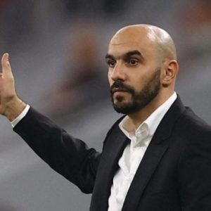 تقرير فرنسي: الركراكي عرض على مارسيليا لتعويض رحيل دي زيربي