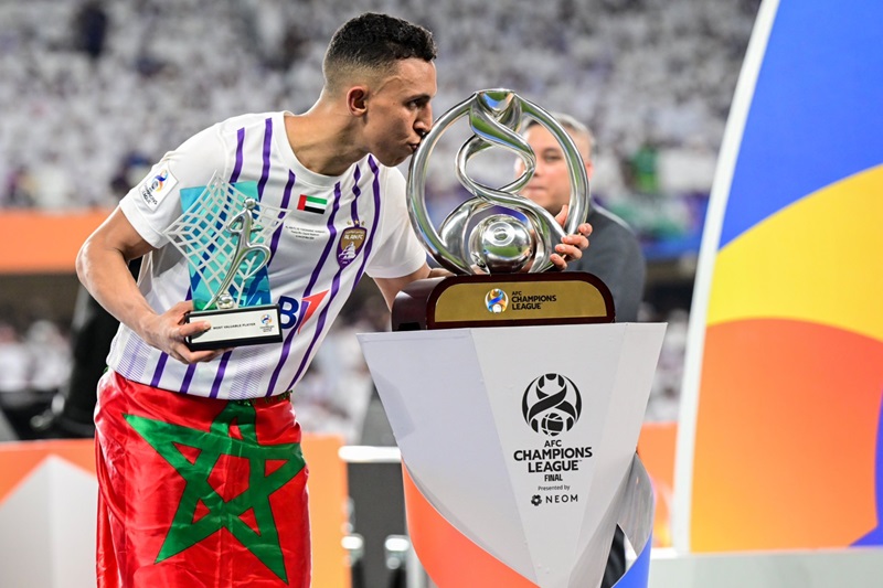 عرض رسمي من الاتحاد لضم رحيمي والنصر يستعد للدخول على الخط