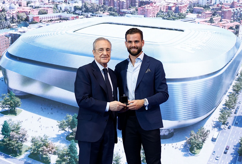 بيريز رئيس ريال مدريد يشيد بناتشو