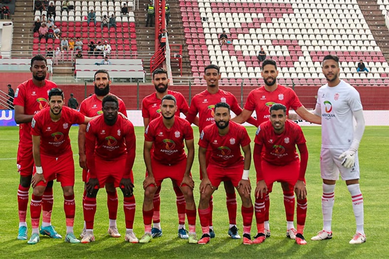 حسنية أكادير يجدد عقود خمسة لاعبين