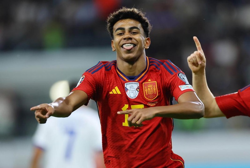 يامال فخور بصعود إسبانيا لنهائي يورو 2024