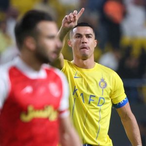 رونالدو يكتب التاريخ بهدفه الـ50 ب"روشن"