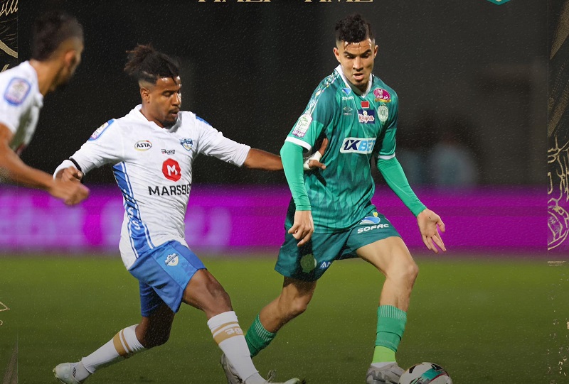 شباب السوالم يقلب الطاولة على الرجاء الرياضي في الدوري الاحترافي