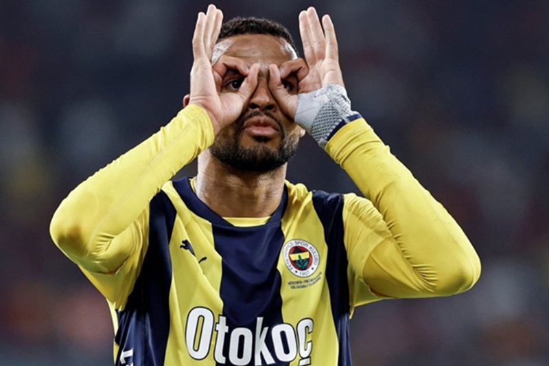 هل يعود النصيري إلى إشبيلية في المركاتو الشتوي بنظام الإعارة؟
