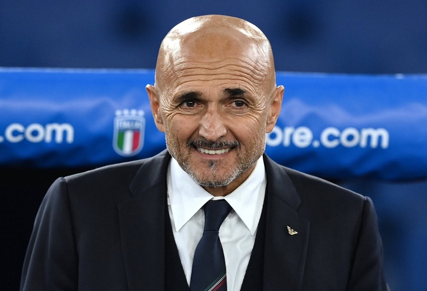 سباليتي يثني على الروح الجماعية لإيطاليا