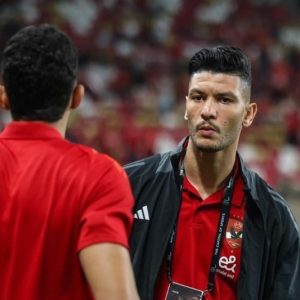 والده: داري يرغب في البقاء مع الأهلي‎