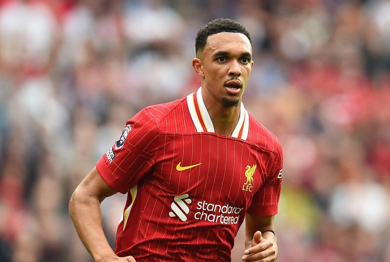 ليفربول يتحرك لتجديد عقد أليكسندر أرنولد