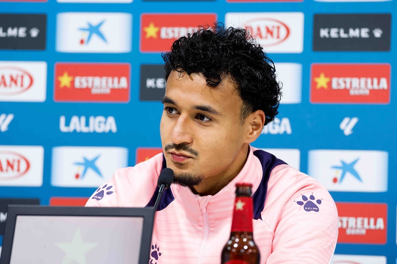 عمر الهلالي: أحترم عقدي مع الفريق وإسبانيا ليست دولة عنصرية
