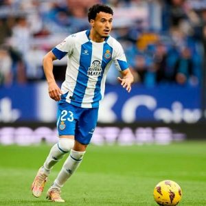 عمر الهلالي "صخرة" دفاع إسبانيول يواصل خطف الأنظار وجلب الاهتمام     
