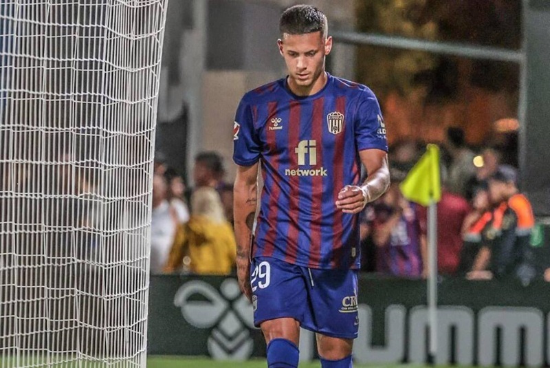 برشلونة يوقع مع مهاجم جديد
