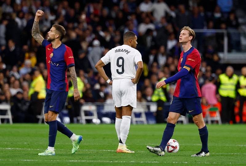 برشلونة يسبق الريال في صراع خاص