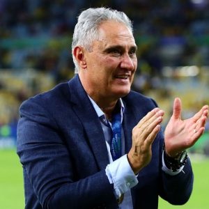 تيتي مدرب البرازيل السابق يعلق مسيرته مؤقتا للاهتمام بصحته النفسية