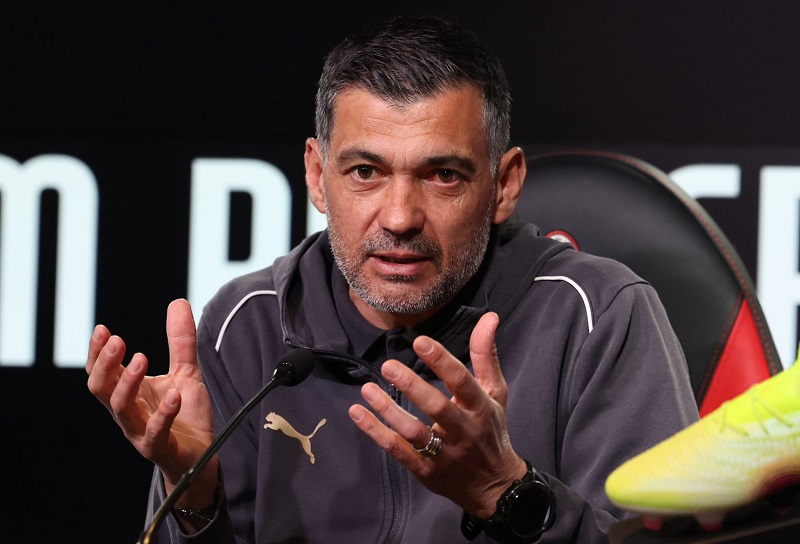 سيرجيو كونسيساو مدرب ميلان يرفض الحديث عن نهائي كأس إيطاليا