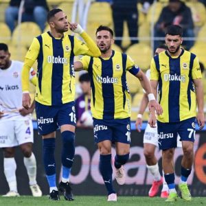 الهلال السعودي يراقب يوسف النصيري