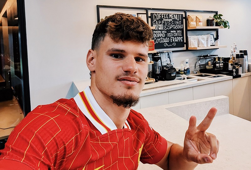 ليفربول يتعاقد مع ميلوس كيركيز