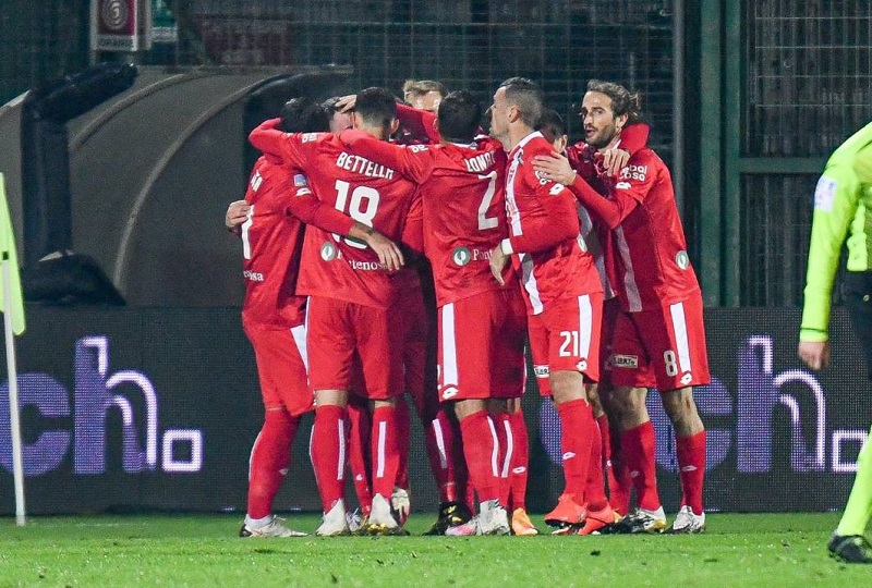 عائلة برلسكوني تبيع نادي مونزا الإيطالي