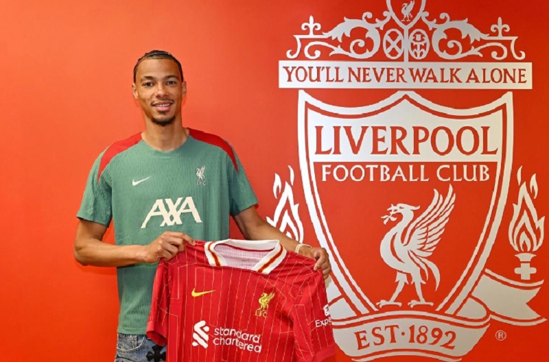 ليفربول يضم إيكيتيكي ويرفع إنفاقه