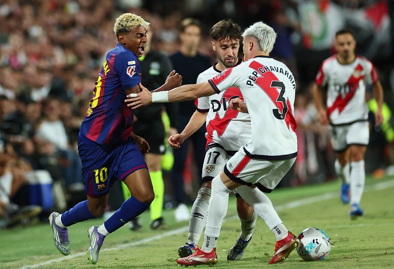 برشلونة يتعثر بتعادل إيجابي في معقل رايو فاييكانو بالدوري الإسباني