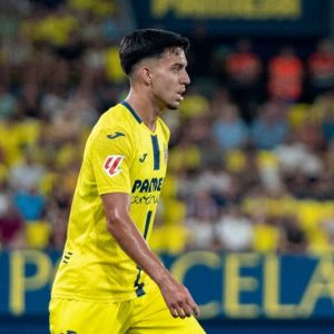 أخوماش: عدت أقوى بعد محنة الإصابة وأتطلع للتألق في دوري الأبطال