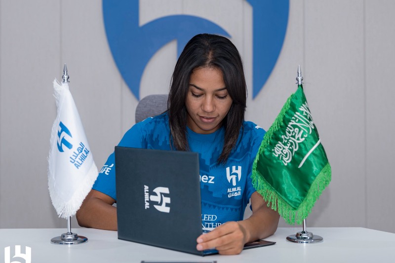 الهلال يعلن التعاقد مع غزلان الشباك