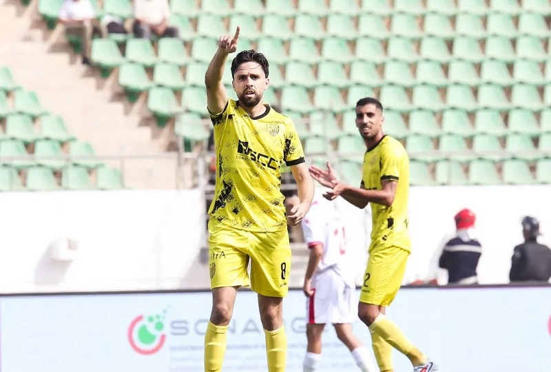 المغرب الفاسي يعلن إصابة لاعبين