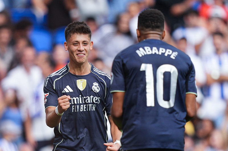 ريال مدريد بعشرة لاعبين يهزم سوسيداد ويواصل صدارته للدوري الإسباني