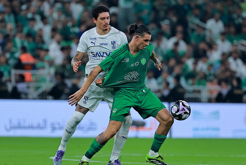 تعادل مثير بين الأهلي والهلال بروشن
