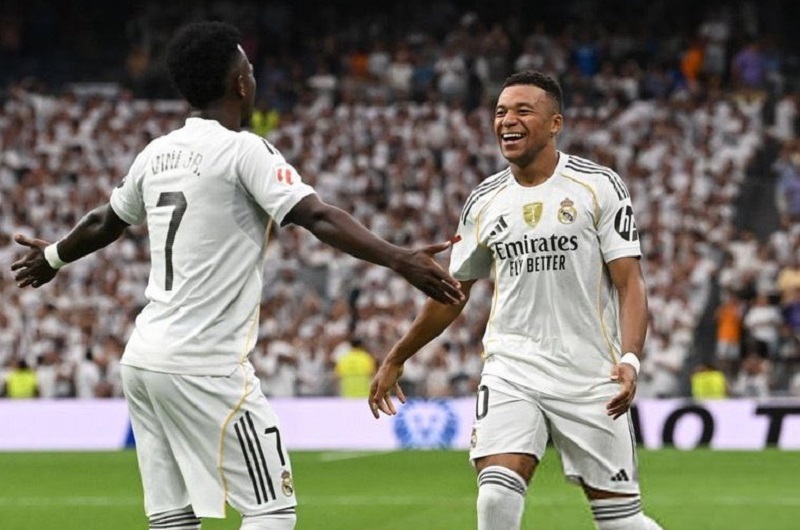 ريال مدريد يهزم إسبانيول بثنائية ويحقق العلامة الكاملة بالدوري الإسباني