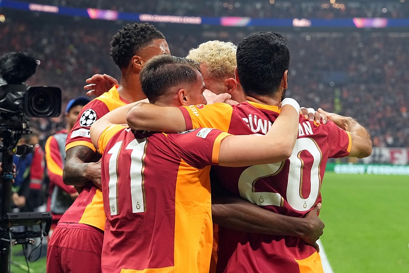 ليفربول يواصل السقوط ويخسر أمام غلطة سراي في دوري أبطال أوروبا