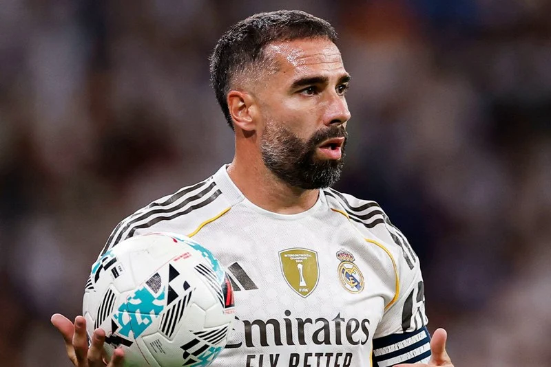 ضربة موجعة.. ريال مدريد يفتقد لخدمات كارفاخال بسبب إصابته في "الديربي"