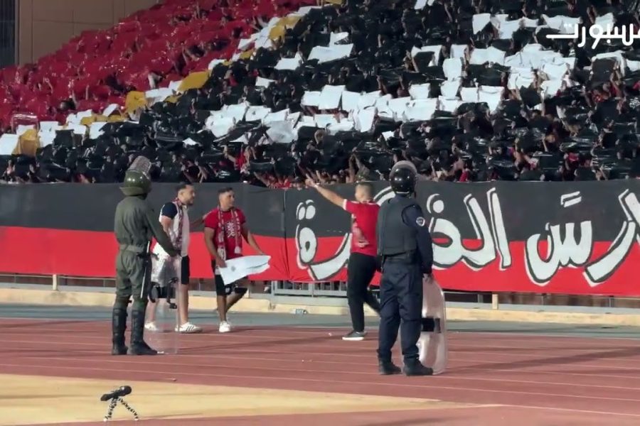 تيفو خيالي لكريزي بويز في مباراة الكوكب المراكشي ونهضة بركان
