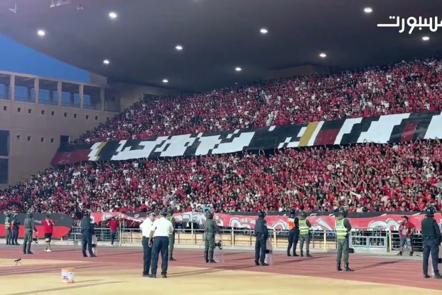 يوسف ميهري يهدي الورود لجماهير ناديه السابق الكوكب المراكشي