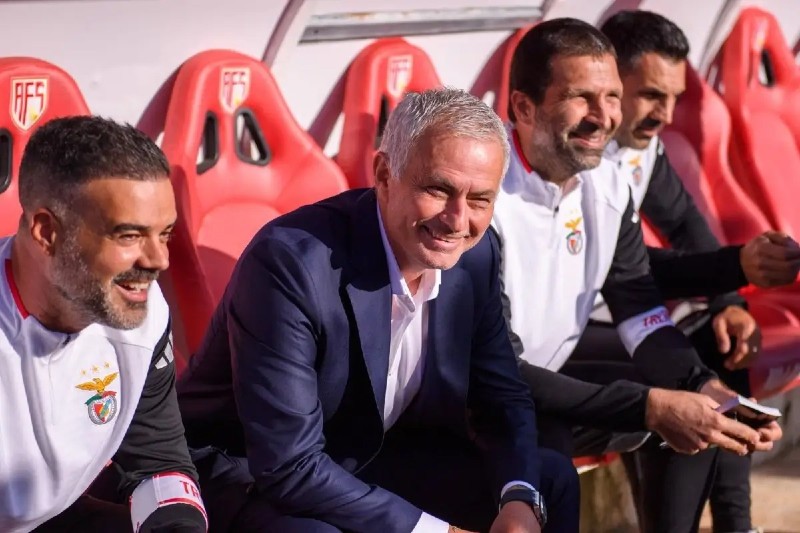 مورينيو: بنفيكا لا يفاوض كريم بنزيما