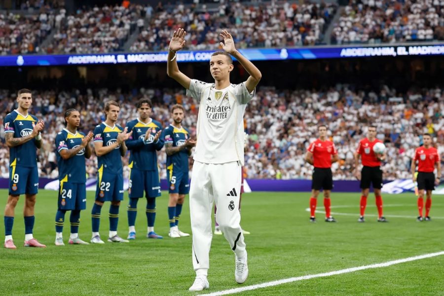 أوحيدا يكرم من الريال.. وهذا الأخير: عبد الرحيم تمكن من تحقيق أحد أحلامه