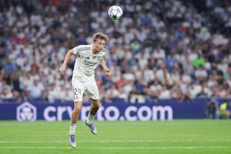 دين هويسن يثير قلق ريال مدريد حول مدى جاهزيته للكلاسيكو