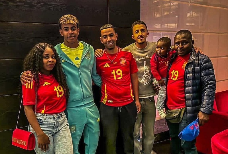 شاهد يروي تفاصيل طعن والد لامين يامال: أرادوا قتله والسبب "غريب"