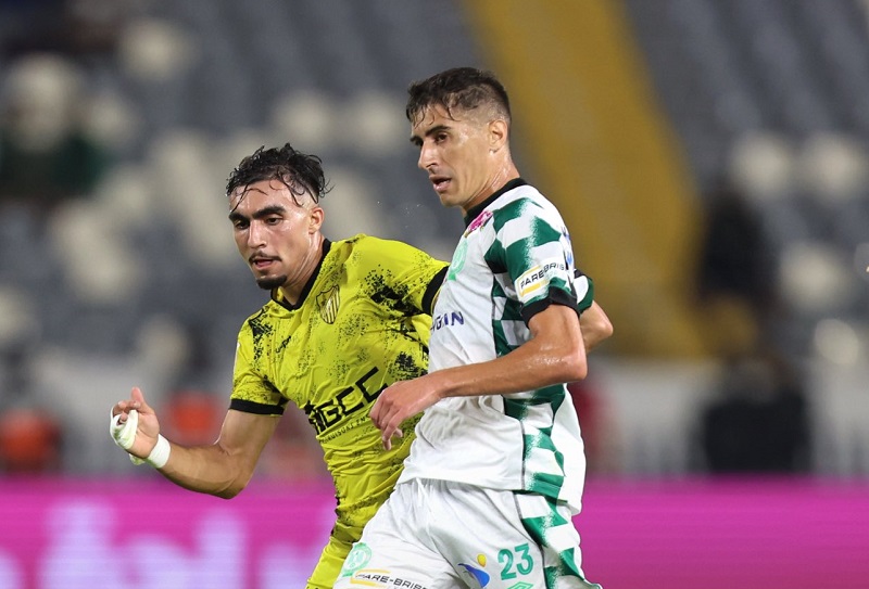 المغرب الفاسي يقتنص تعادلا ثمينا أمام الرجاء الرياضي في الدوري الاحترافي