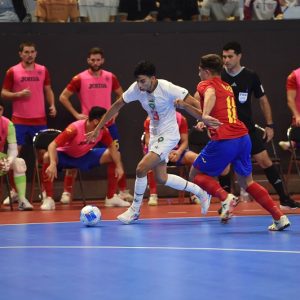 "أسود الفوتسال" يتعادلون مع إسبانيا