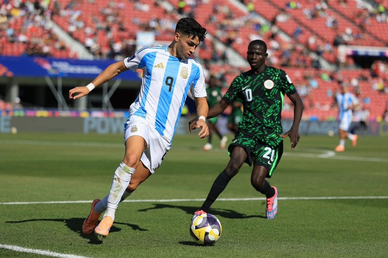 الأرجنتين يتجاوز نيجيريا برباعية وتبلغ ربع نهائي كأس العالم للشباب