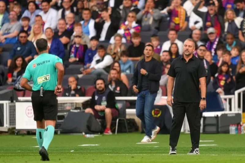 فليك: برشلونة في مستوى مختلف حاليا