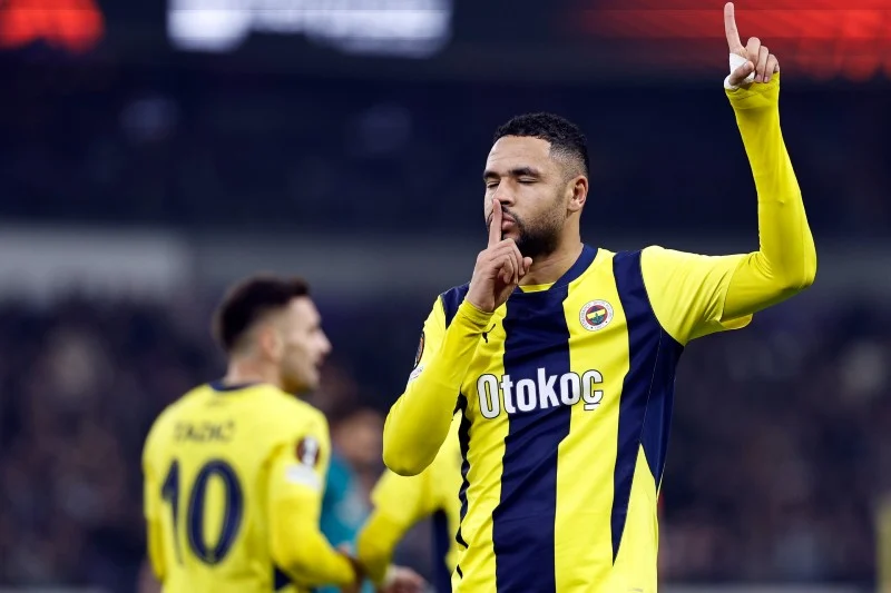 إيفرتون يتحدى تعقيدات الصفقة ويلعب الورقة الأخيرة للتعاقد مع النصيري