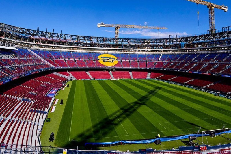 برشلونة يعلن العودة إلى ملعبه كامب نو بعد غياب أكثر من عامين